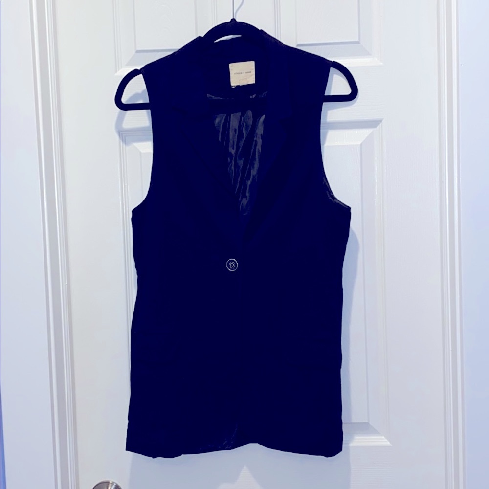 Silence + Noise Medium Black Vest